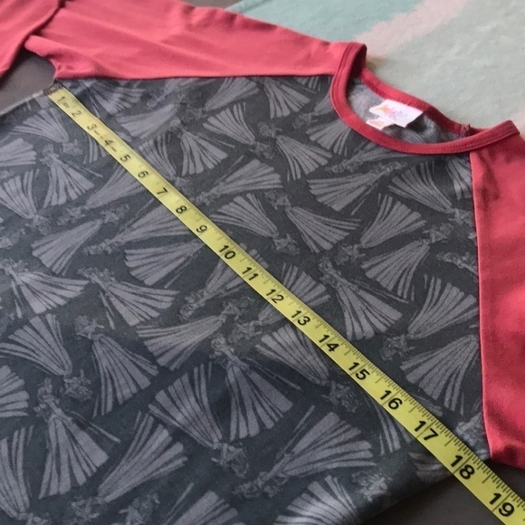 LuLaRoe Raglan Sleeves Disney‎ Princess Aurora Print Randy Top - Picture 8 of 9